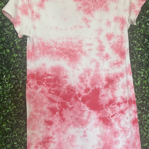 Guess Short Sleeve Longline Logo Oversized Tee. - Picture 3 of 6